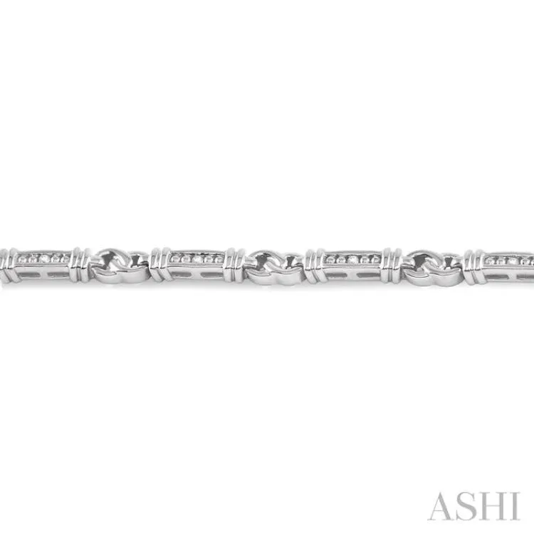 1/10 Ctw Knot Shape Single Cut Diamond Link Bracelet in Sterling Silver