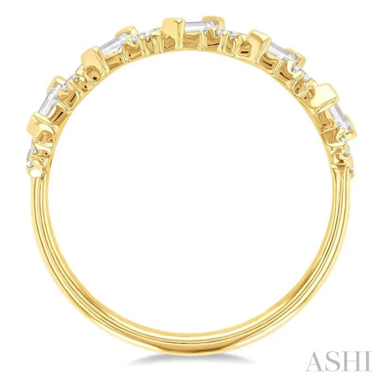 1/3 ctw Zigzag Scatter Baguette and Round Cut Diamond Fashion Band in 14K Yellow Gold