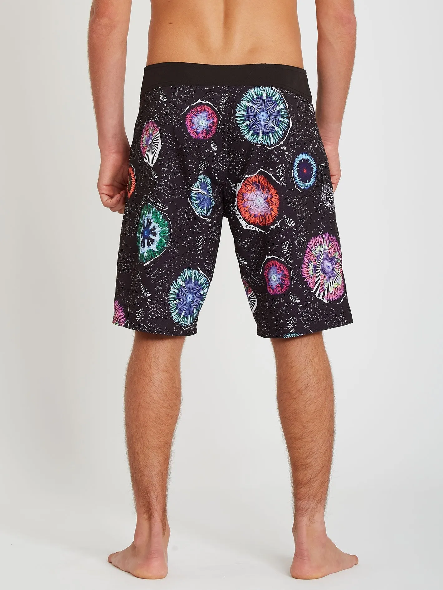 Coral Morph 20" Boardshort - Black