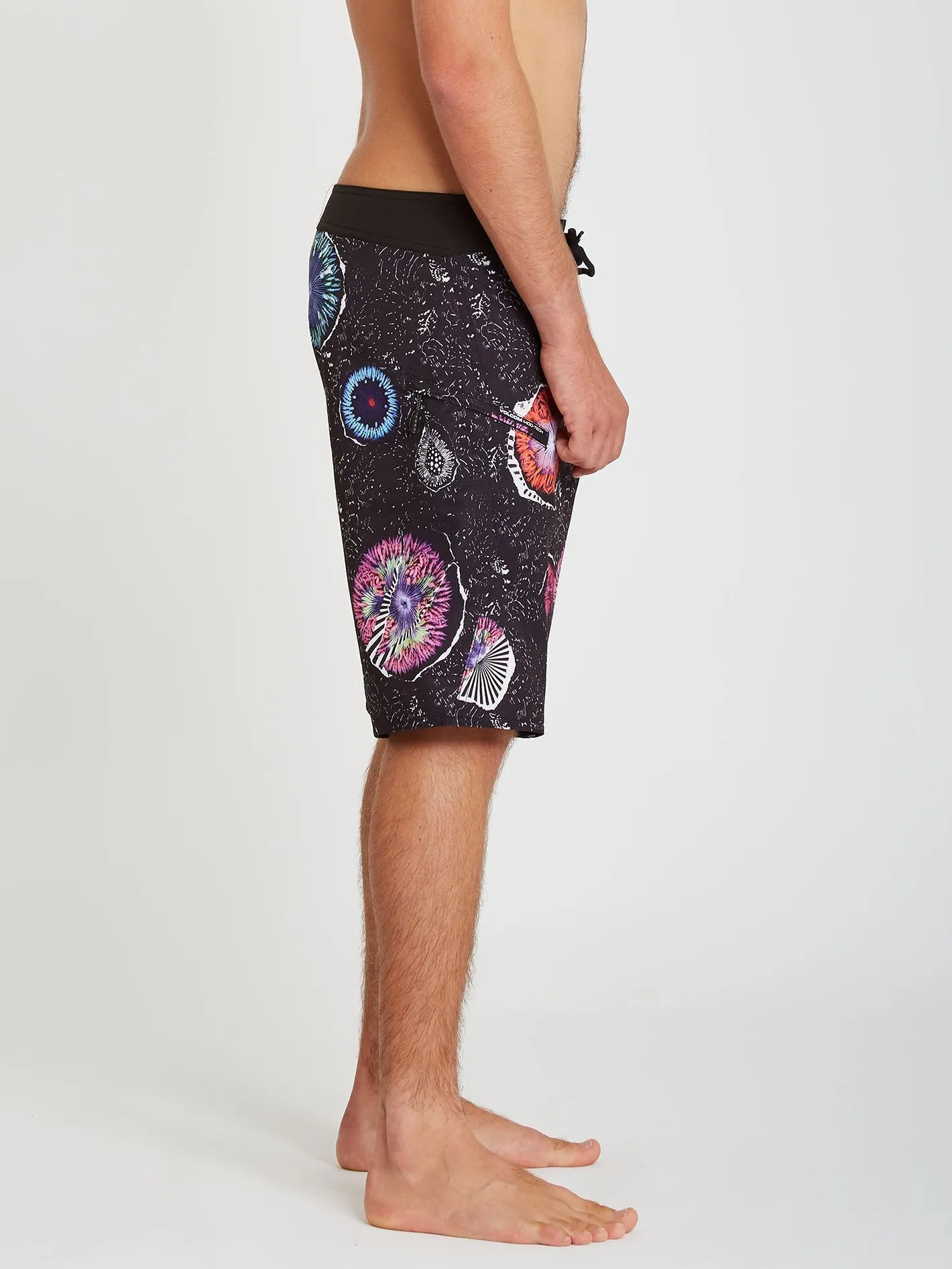 Coral Morph 20" Boardshort - Black