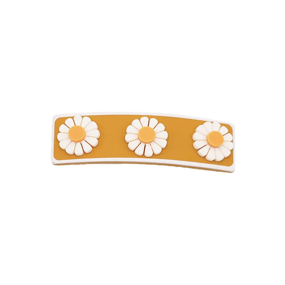 Grech & Co. Wide Bar Clip Flower Wheat