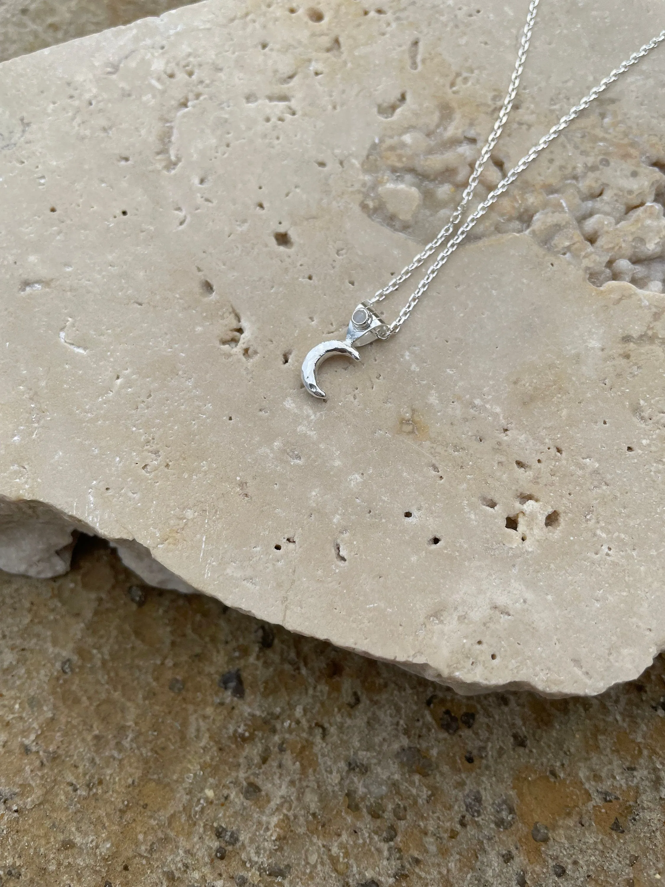 La Luna Sterling Silver Rainbow Moonstone Necklace