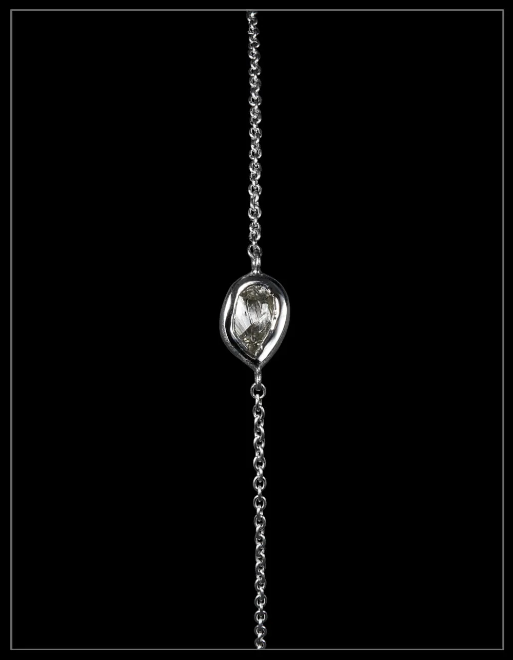 Raindrop Diamond in White Gold Bracelet – 0.31 ct.