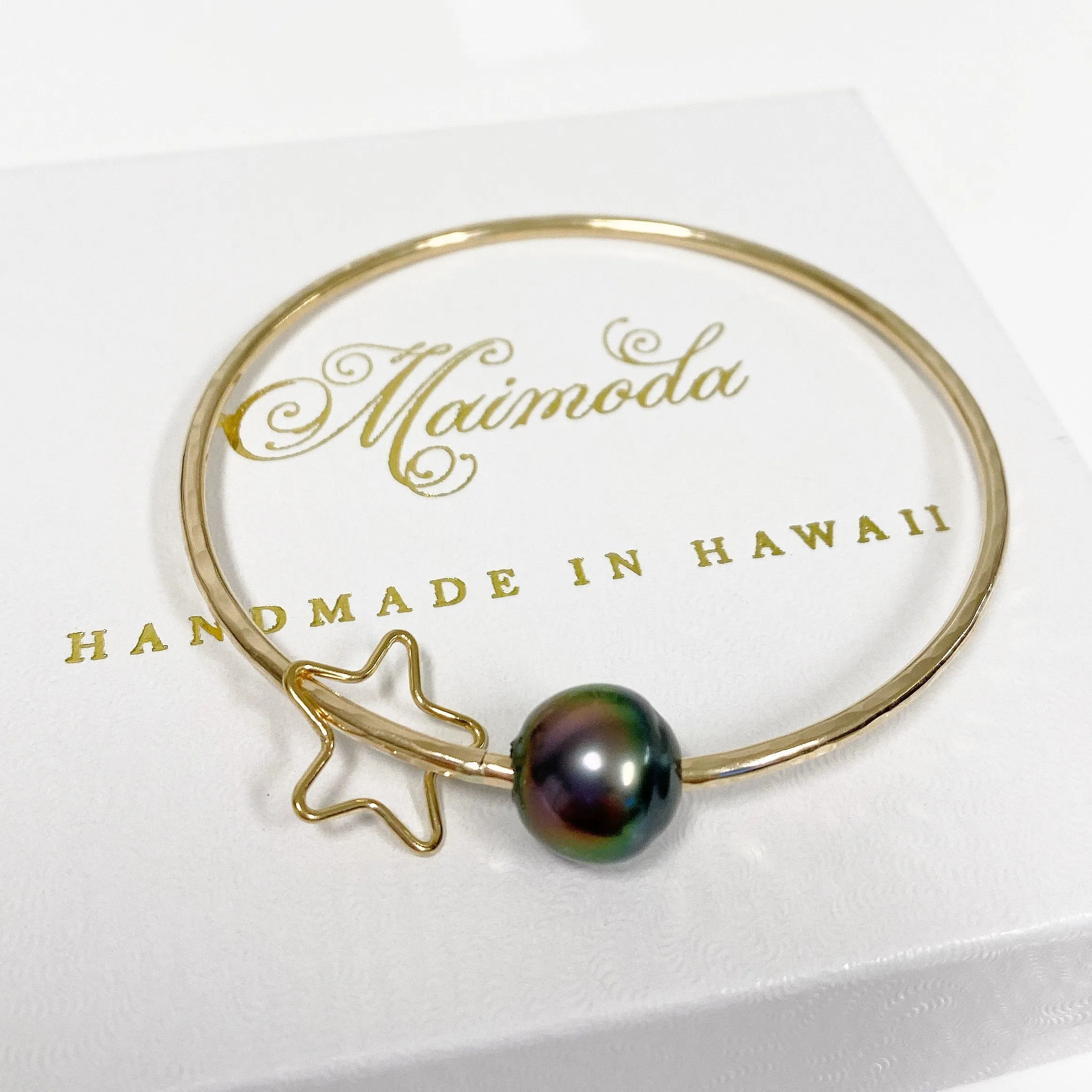 Star charm bangle - Tahitian pearl (B435)