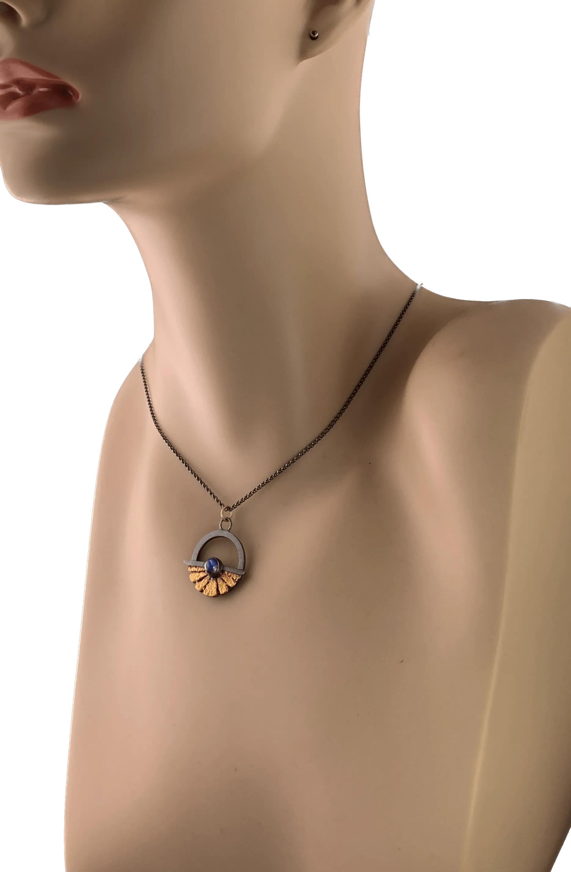 Sunset Pendant - Small - 5 mm Blue Moonstone