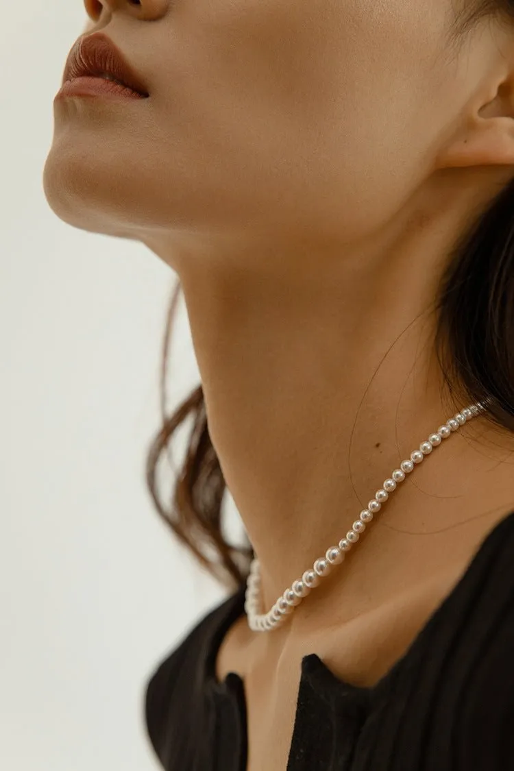 Swarovski Pearl Gradient Collarbone Necklace